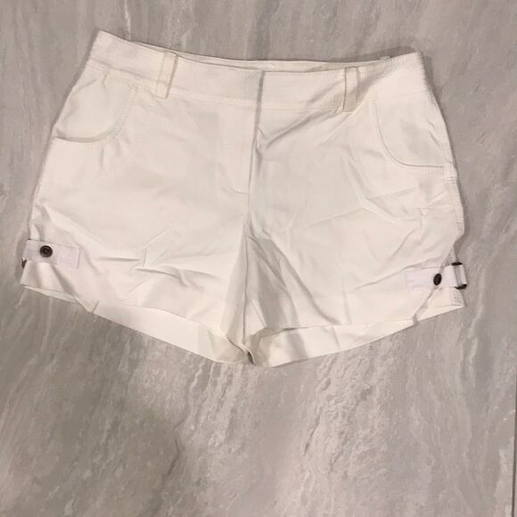 🎉final deal 🎉Cache white color short🌞 - Picture 1 of 8